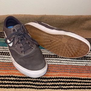 Men’s Nike shoes size 12